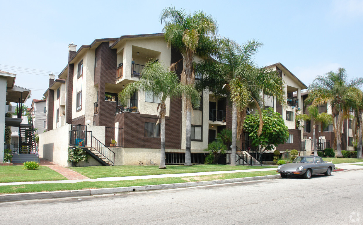 Building Photo - Vinecrest Apartments