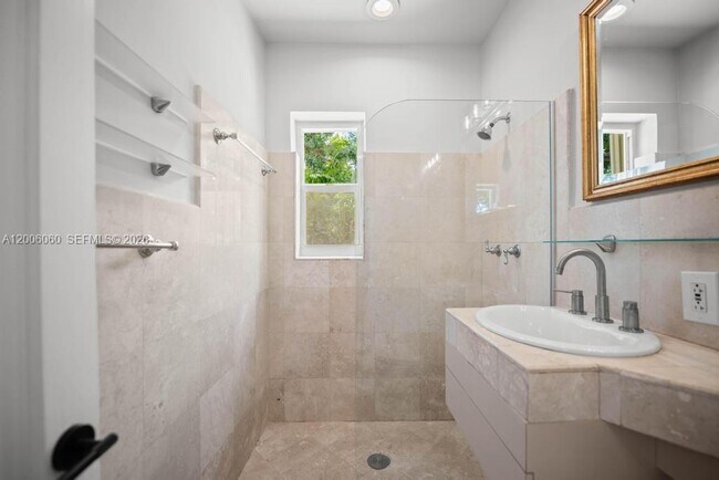 Foto del edificio - 11222 NE 9th Ave