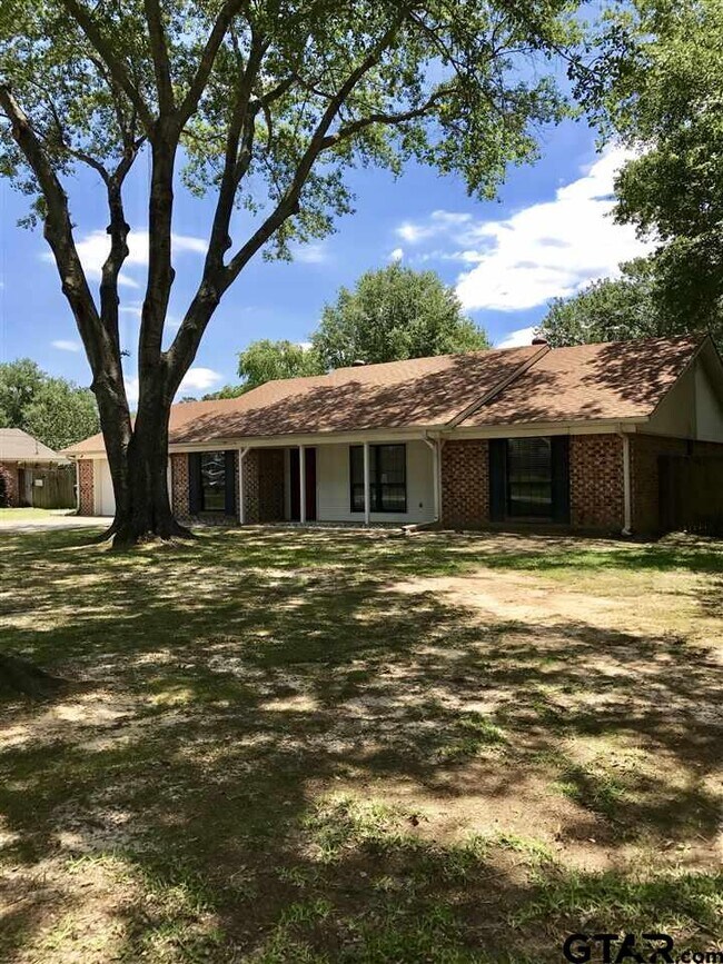 Building Photo - 1725 Angy Dr