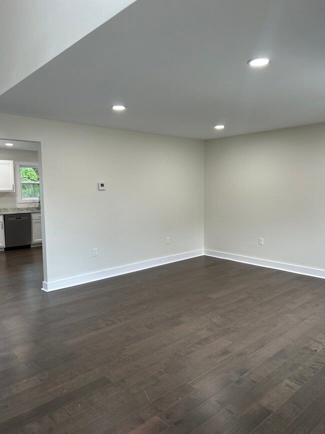 Building Photo - 234 Linwood Dr