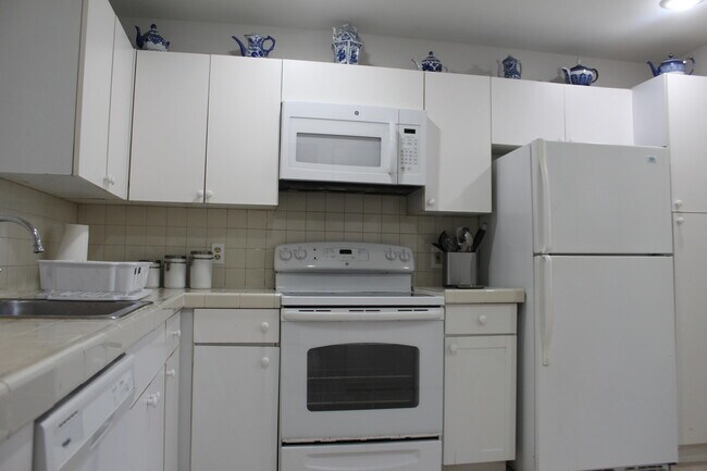 Building Photo - 13115 Belhaven Ct