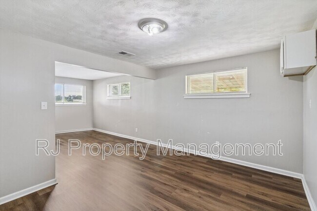 Foto del edificio - 2800 Tarbora Ave