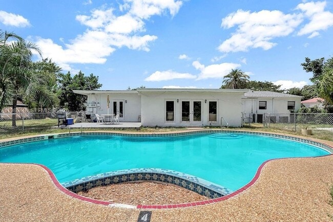 Photo - 2417 Pierce St House