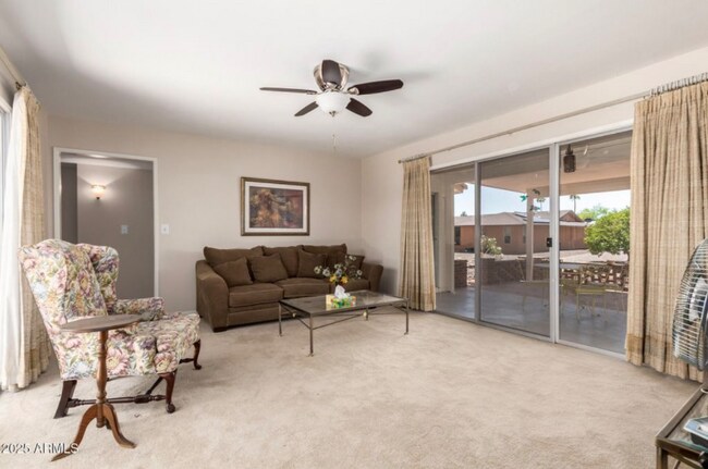 Foto del edificio - 10325 W Cameo Dr