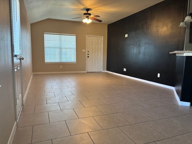 Building Photo - 4510 Cambridge Dr