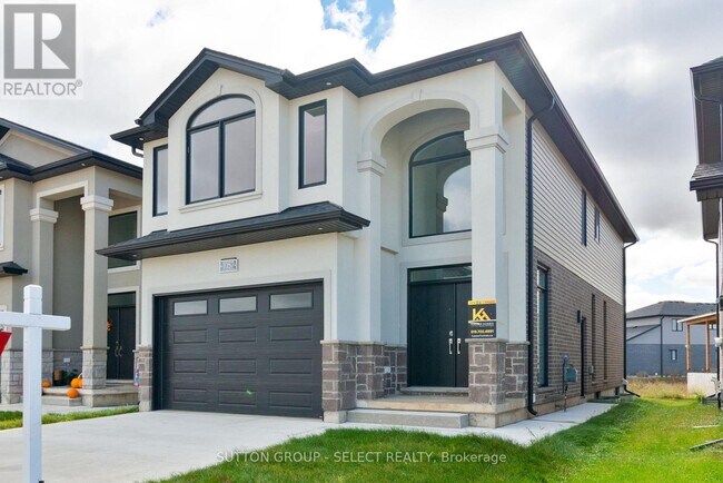 Building Photo - 1057 Karenana Rd