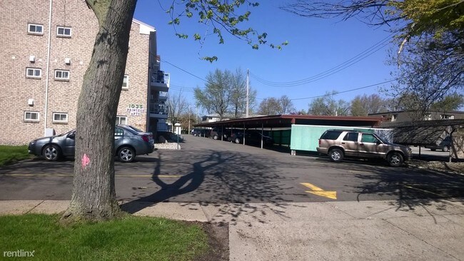 Foto del edificio - 1035 Chester Rd