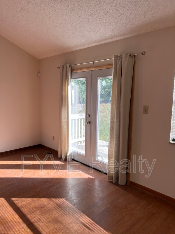 Building Photo - 2018 Countryhill Ln