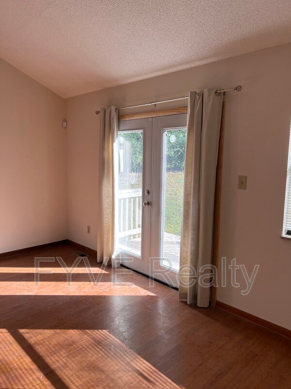 Foto del edificio - 2018 Countryhill Ln