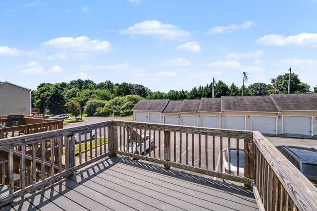 Building Photo - Spacious 2BR/2.5BA Condo with Private Deck Near Lake Norman