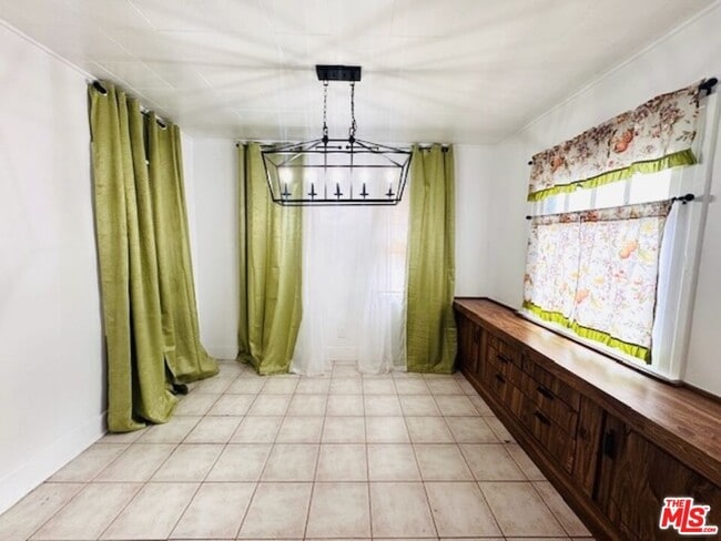 Foto del edificio - 1100 W 48th St