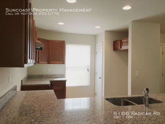 Foto del edificio - 8166 Radican Rd