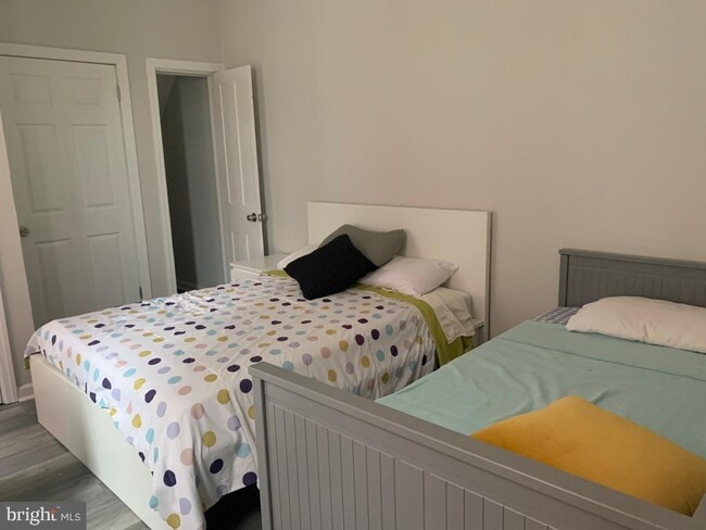 Building Photo - 4123 Orchard St