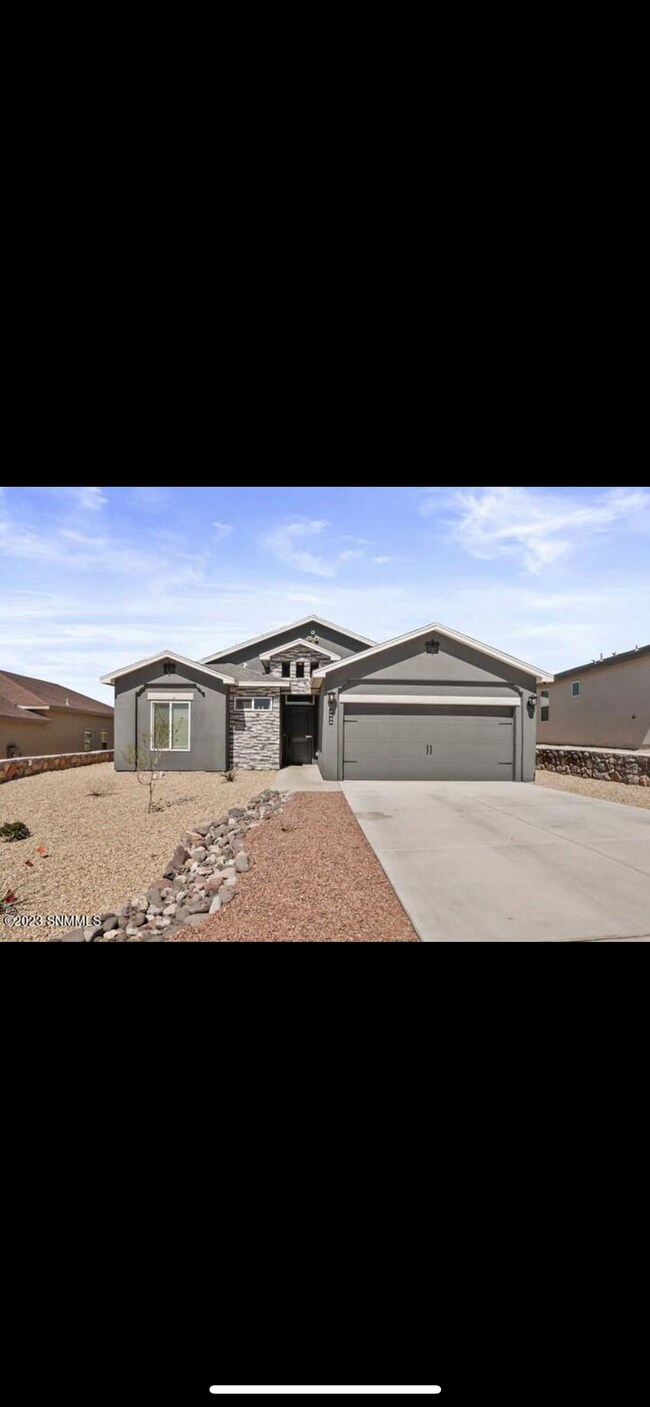 2933 St Charles Ave, Las Cruces, NM 88012 House Rental in Las Cruces, NM