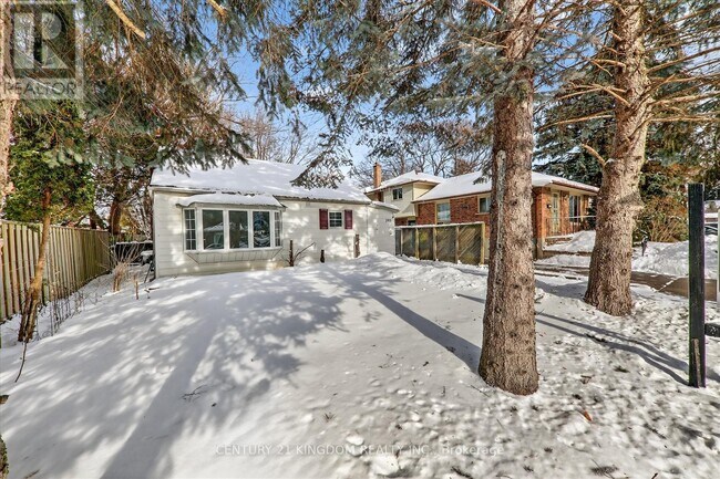 Building Photo - 208 Palmerston Ave