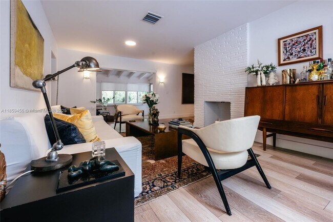 Foto del edificio - 2354 Alton Rd