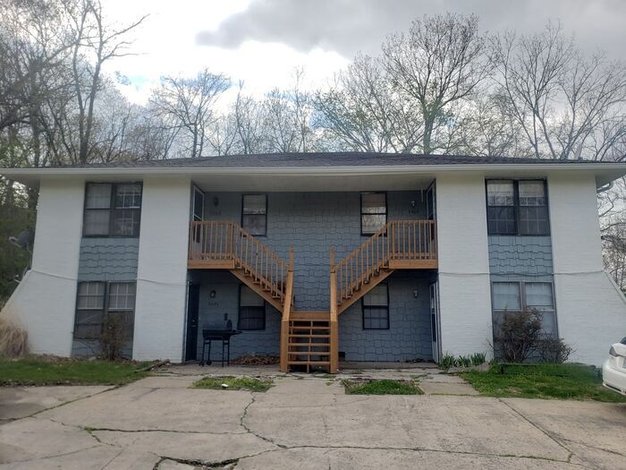 Primary Photo - 7030 Woodson Rd