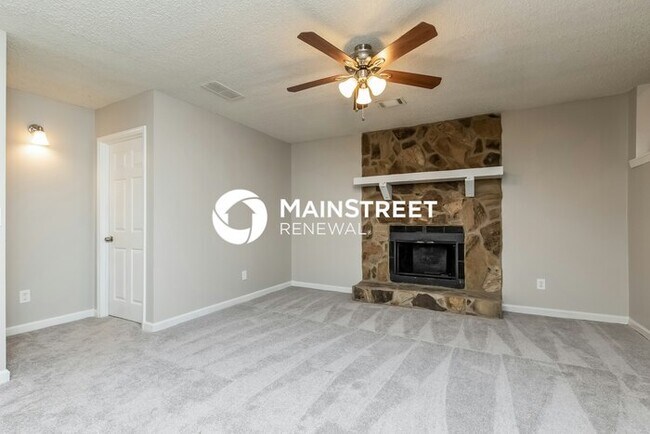 Foto del edificio - 4 Bedroom Pet-Friendly Home in Loganville, GA with Main Street Renewal