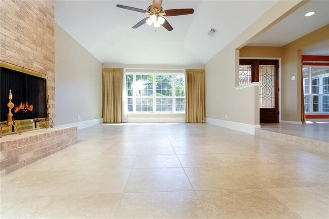 Building Photo - 1531 Locke Ln