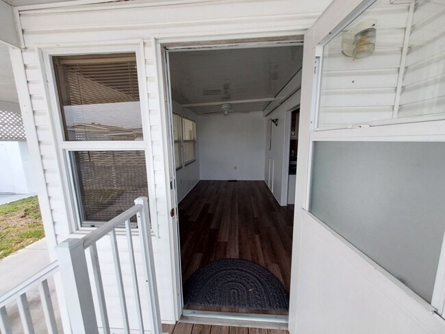 MAIN ENTRY - 1108 49th Avenue Ter W