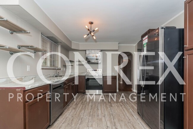 Foto del edificio - Stunning 3 Bedroom Brick Ranch