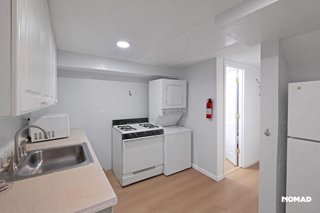 Foto del edificio - 9023 48th Pl