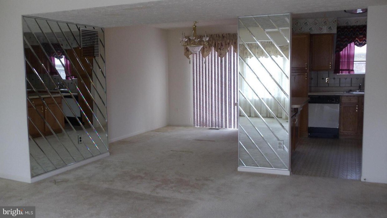 Building Photo - 8843 Harkate Way