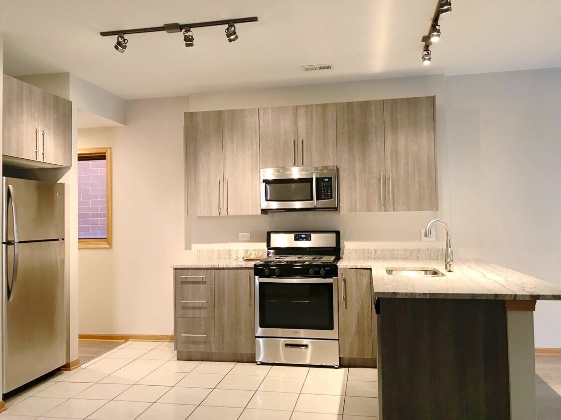 Primary Photo - 2413 W Taylor St