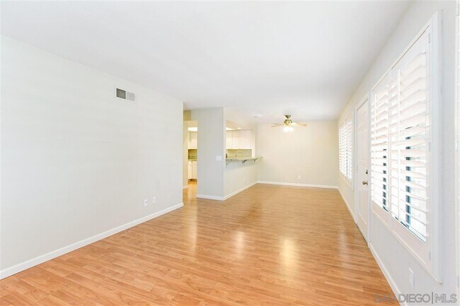 Foto del edificio - 891 Buttercup Rd