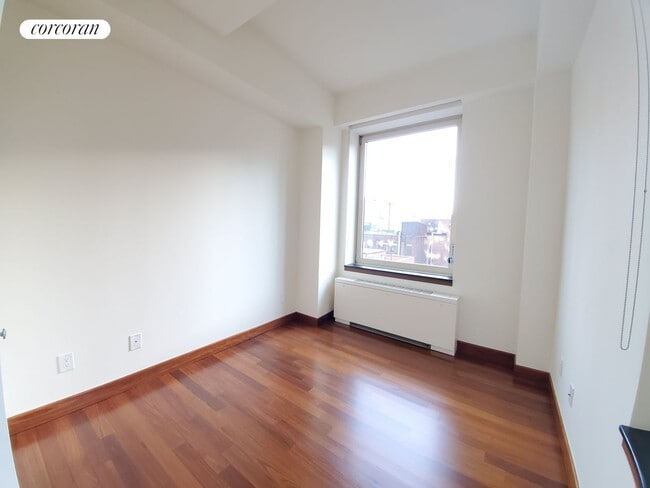 Building Photo - 305 E 63rd St