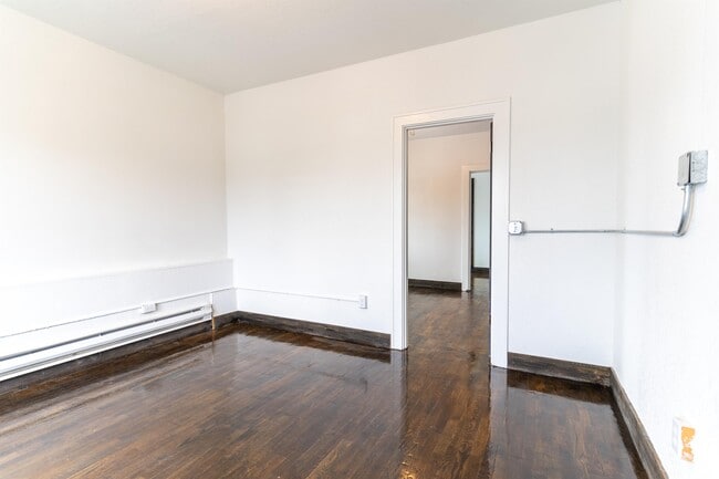 Building Photo - 5439 S Tacoma Way