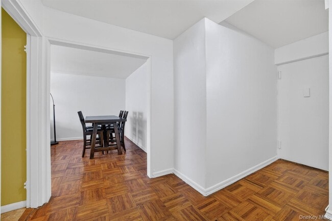 Foto del edificio - 222 N Broadway