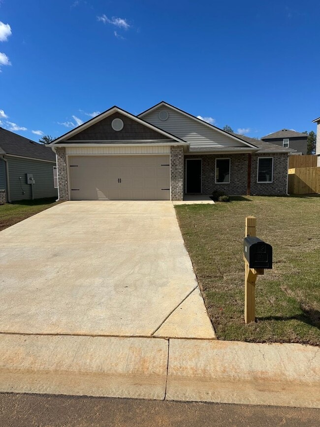 Building Photo - *$99 Move In Promo!* BRAND NEW Three Bedroom | Two Bath Home in Lincoln