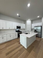 Building Photo - 421 Bertney Dr