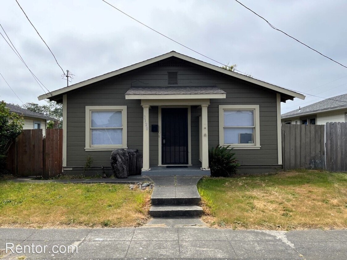 Foto principal - 3 br, 1 bath House - 3120 Union Street