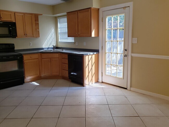 Building Photo - 162 Monahan Dr