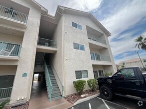 Building Photo - 3550 Bay Sands Dr