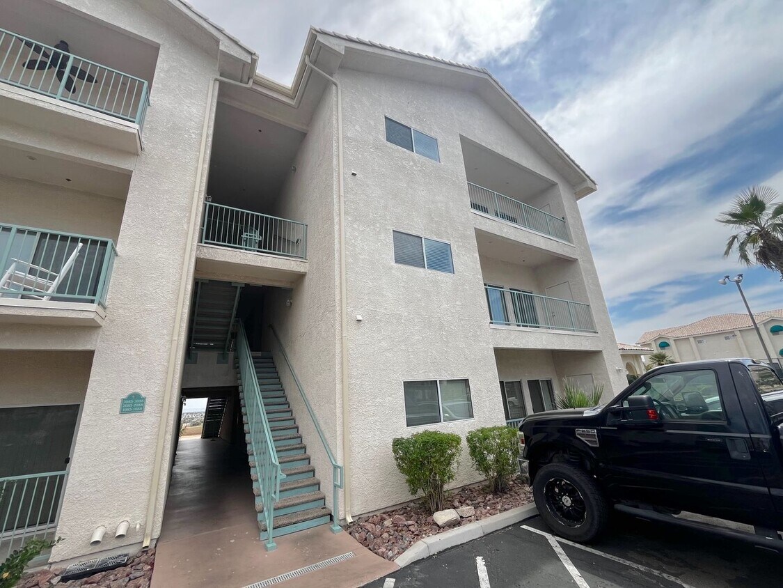 Primary Photo - 3550 Bay Sands Dr
