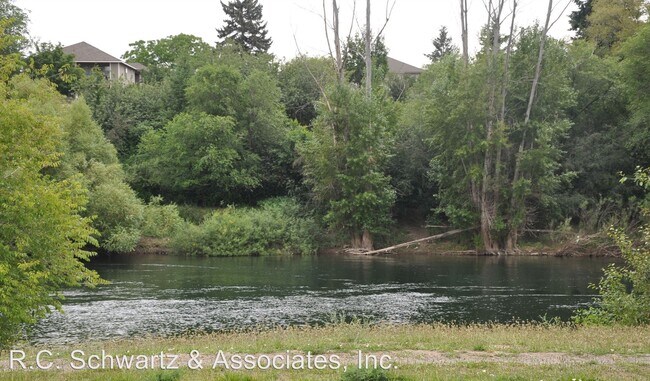 Foto del edificio - 2121 E Upriver Dr