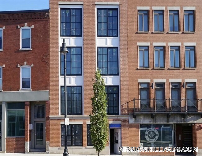 Foto del edificio - 1439 Tremont St