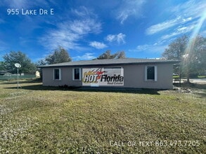 Building Photo - 955 Lake Dr E