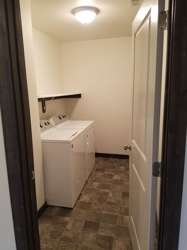 Foto del edificio - 1518 Butler Creek Ave