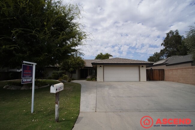 Building Photo - Gorgeous Northwest Bakersfield Home with H...