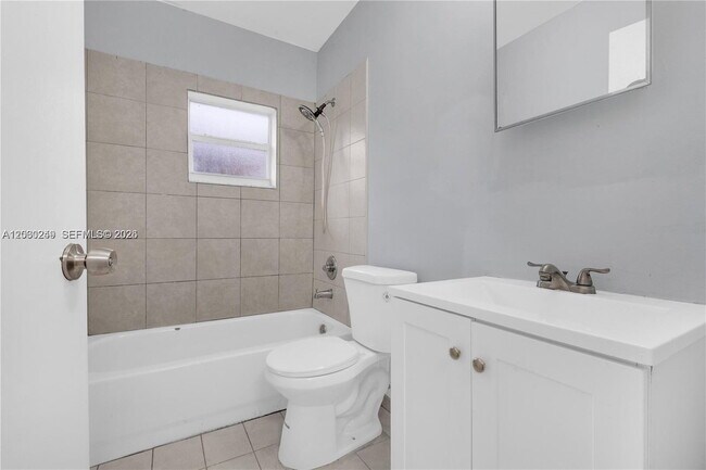 Foto del edificio - 2000 NW 27th St