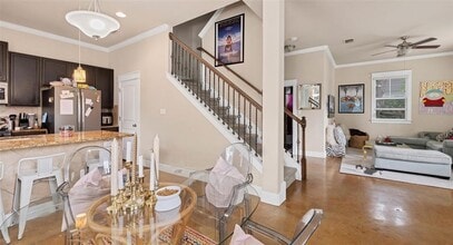 Building Photo - 507 W N Loop Blvd