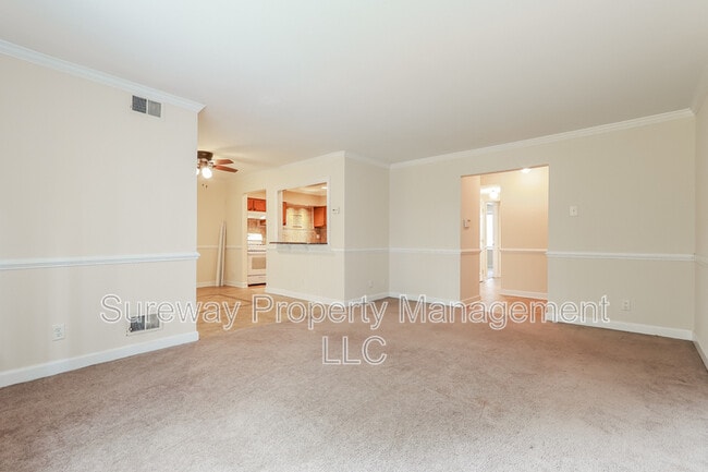 Building Photo - 123 Echelon Rd