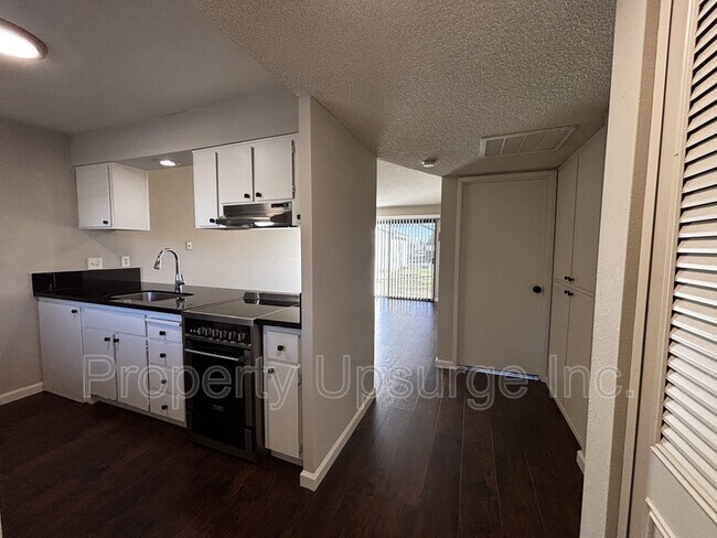 Building Photo - 540 South St