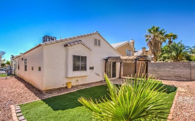 Building Photo - 1417 Spice Sky Dr