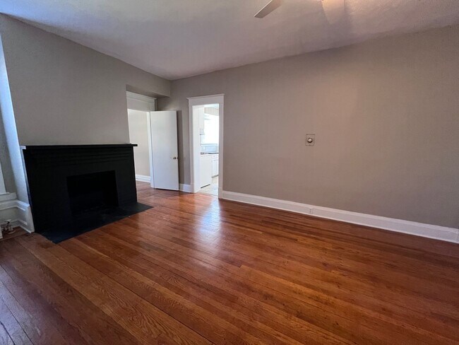Foto del edificio - One Bedroom - Walking Distance to Marth's Vineyard!