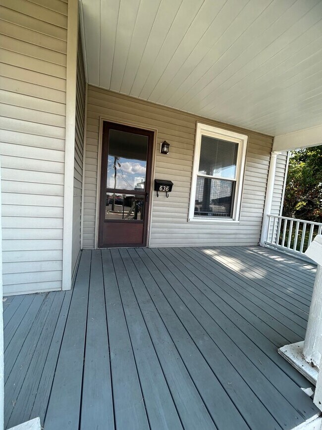 Foto del edificio - 636 Forest Rose Ave.